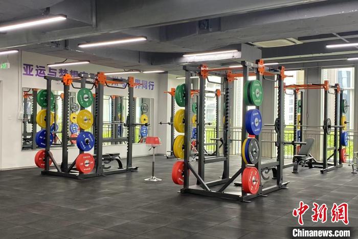 运动员村健身服务中心。　钱晨菲 摄